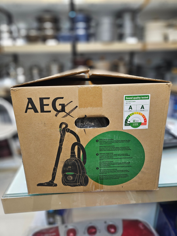 جاروبرقی AEG هوشمند و بیصدا VX82-1-OKO